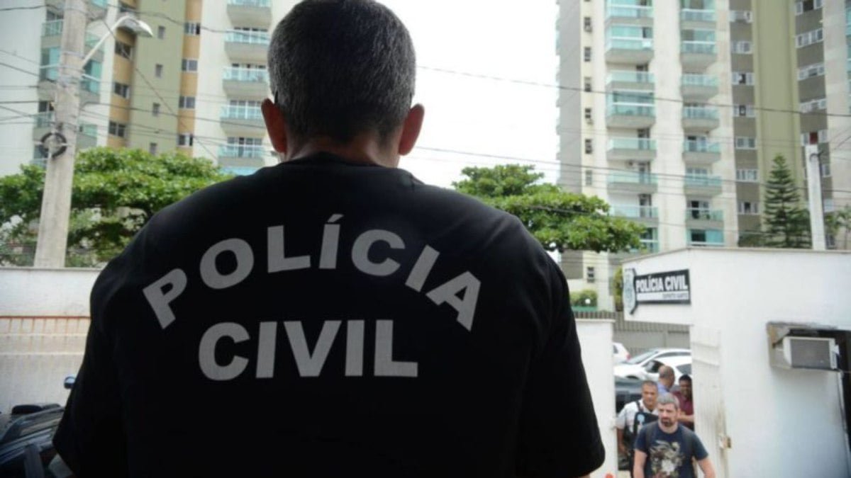 Polícia de SP acha arsenal com suspeito de participar de assalto no PR