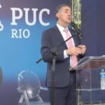 Luis Roberto Barroso durante aula magna na PUC-Rio