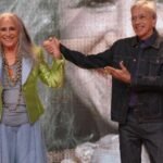 Maria Bethânia e Caetano Veloso durante apresentação no Fantástico