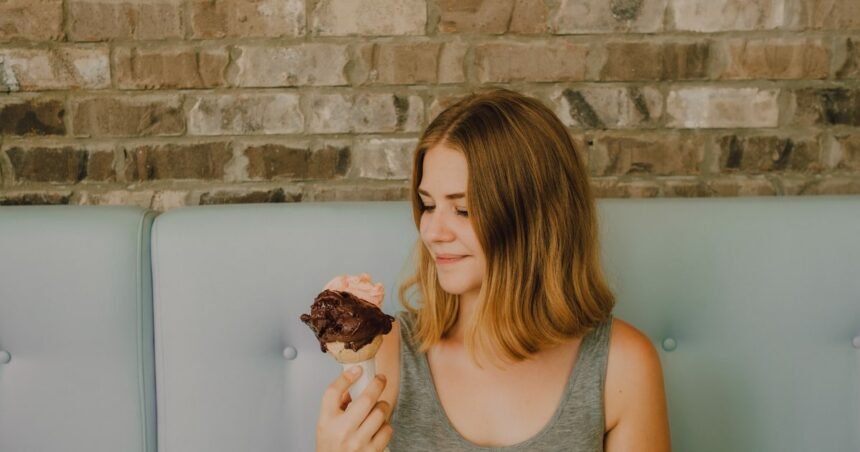 Doce após o almoço ou no fim da tarde? Especialistas tiram dúvidas sobre consumo de açúcar