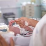 Brasil tem carência de 1,5 mil leitos de UTI neonatal para atender recém-nascidos, diz estudo