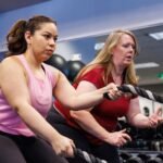 Como escolher um personal trainer? Instrutores e donos de academias contam o que observar