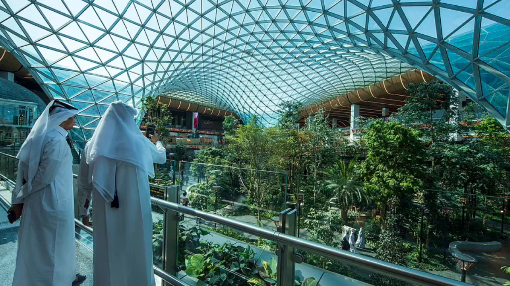 Paisagismo luxuoso e relaxante no Aeroporto Internacional de Hamad/reprodução